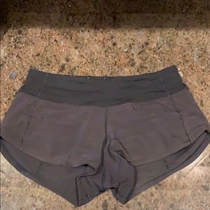 black lululemon speed up shorts 2.5” inseam